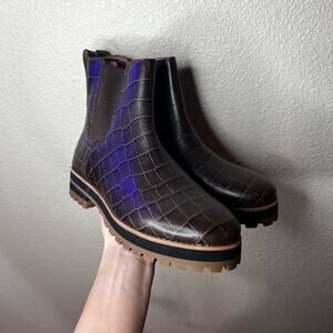 Madewell The Ivy Chelsea Boot in Croc Embossed Leather in dark coffee WOMENS 7